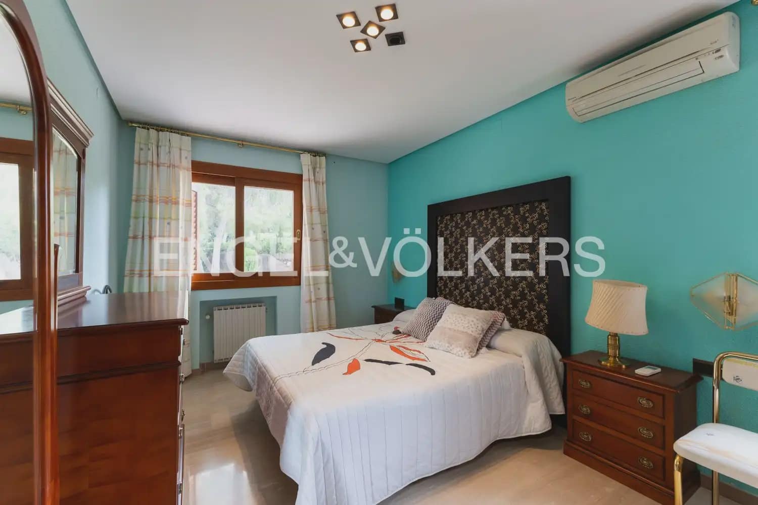 7 sovrum Villa till salu i Chiva med pool garage - 985 000 € (Ref: 9902167)