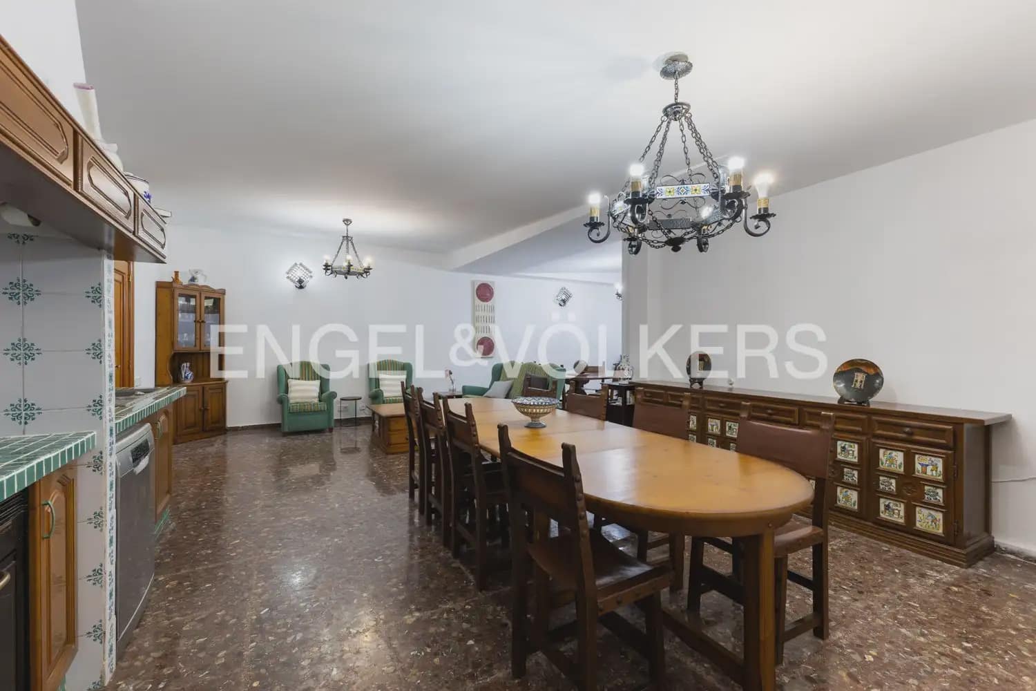 7 sovrum Villa till salu i Chiva med pool garage - 985 000 € (Ref: 9902167)
