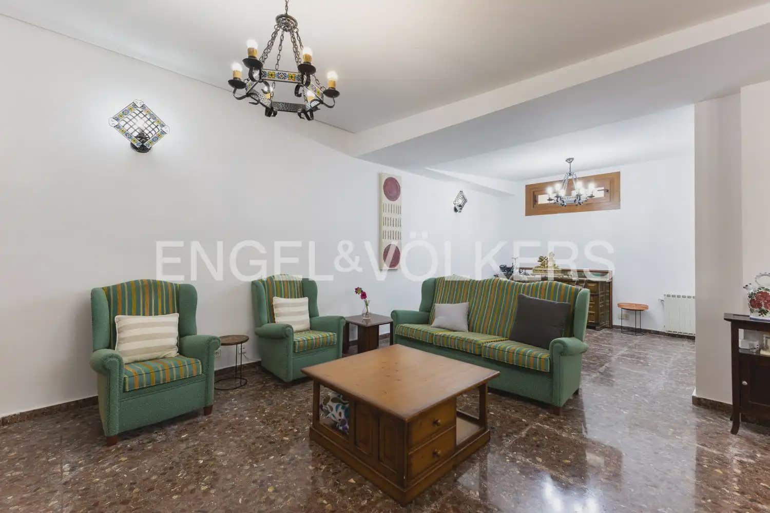 7 sovrum Villa till salu i Chiva med pool garage - 985 000 € (Ref: 9902167)