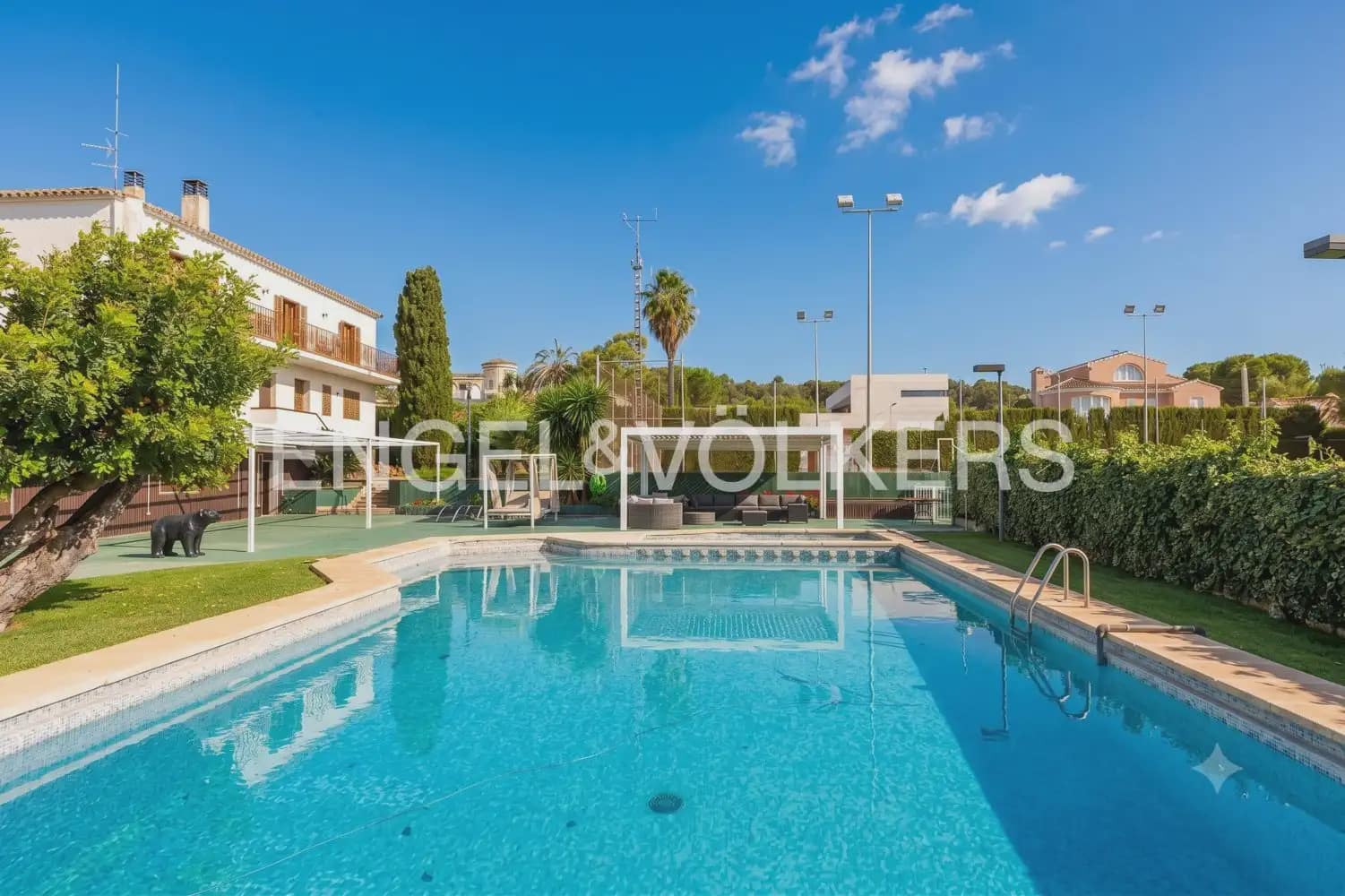 7 sovrum Villa till salu i Chiva med pool garage - 985 000 € (Ref: 9902167)