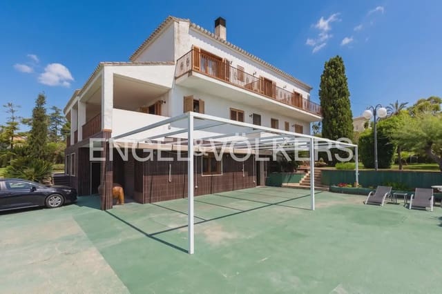7 sovrum Villa till salu i Chiva med pool garage - 985 000 € (Ref: 9902167)