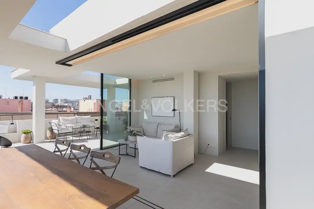 2 sypialnia Penthouse do wynajęcia w Miasto Walencja - 2 500 € (Ref: 9902173)