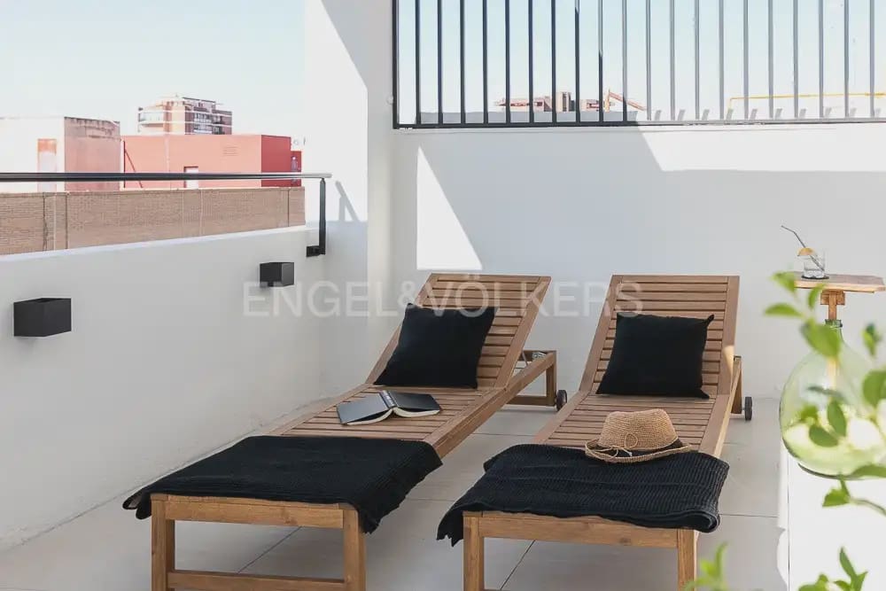 2 sypialnia Penthouse do wynajęcia w Miasto Walencja - 2 500 € (Ref: 9902173)