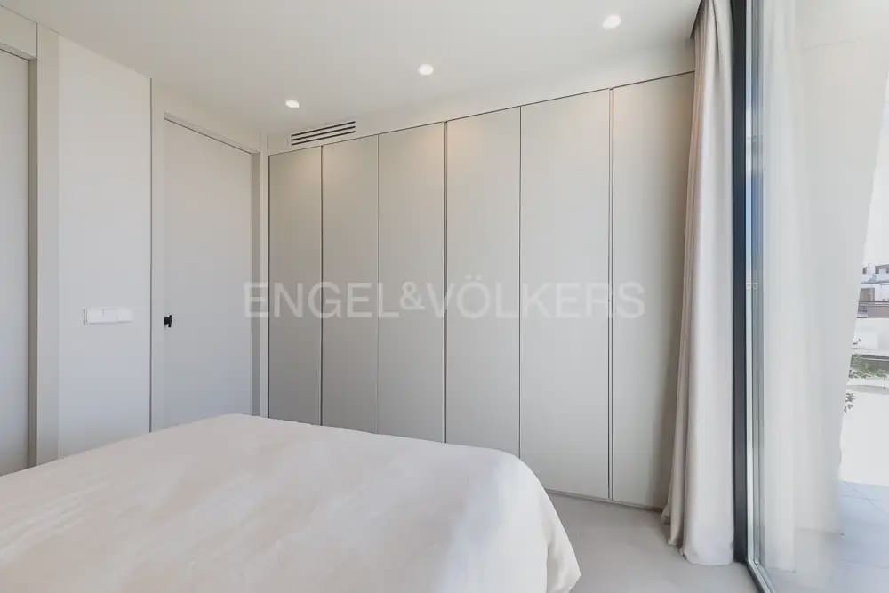 2 sypialnia Penthouse do wynajęcia w Miasto Walencja - 2 500 € (Ref: 9902173)