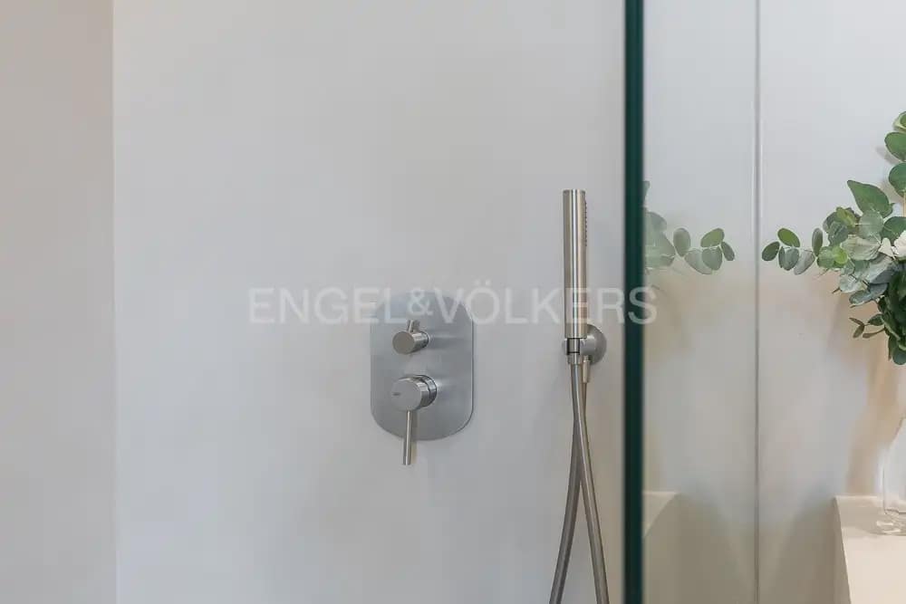 2 sypialnia Penthouse do wynajęcia w Miasto Walencja - 2 500 € (Ref: 9902173)