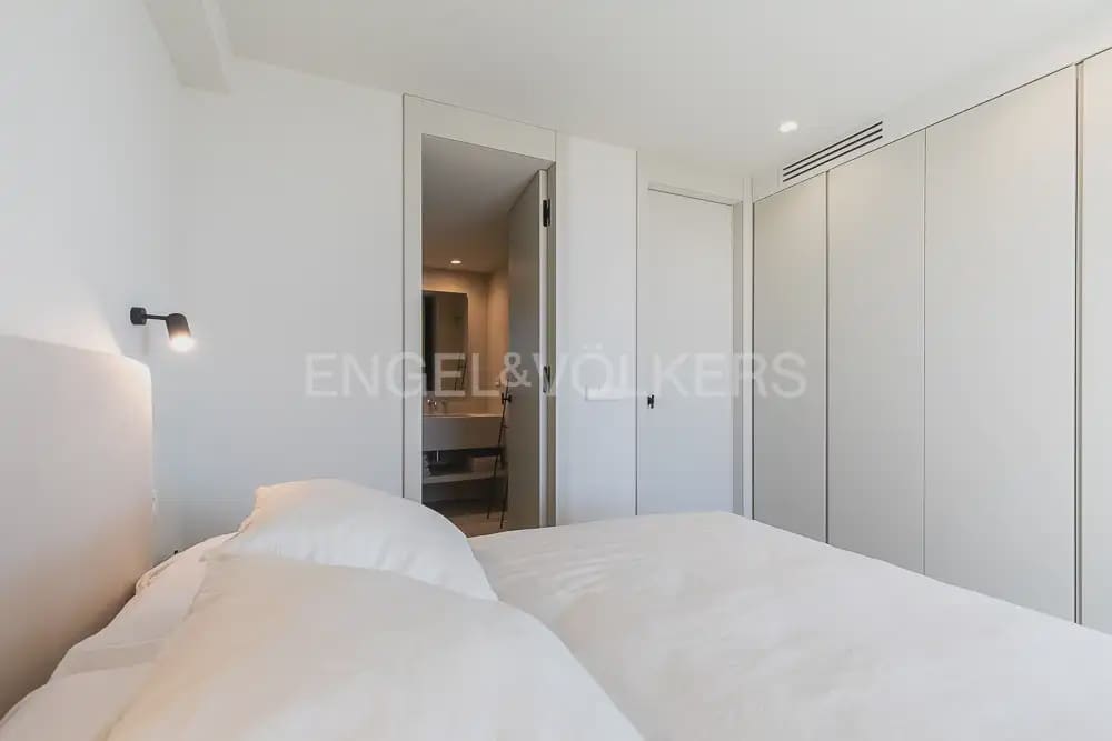 2 sypialnia Penthouse do wynajęcia w Miasto Walencja - 2 500 € (Ref: 9902173)