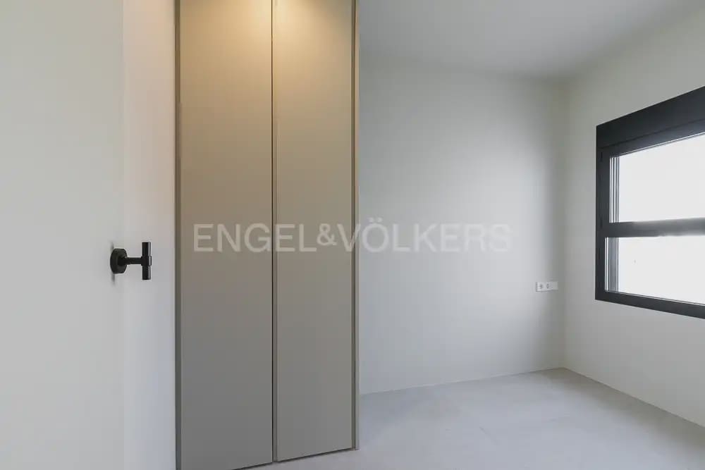 2 sypialnia Penthouse do wynajęcia w Miasto Walencja - 2 500 € (Ref: 9902173)