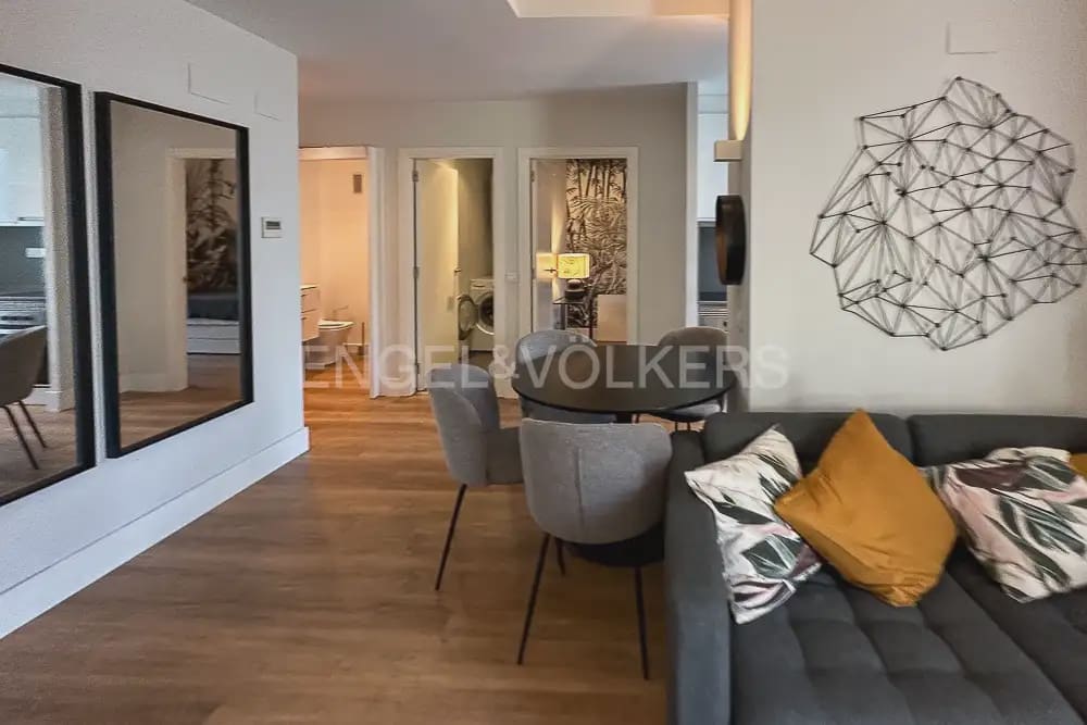 2 quarto Apartamento para arrendar em Valencia cidade com piscina garagem - 1 850 € (Ref: 9902392)