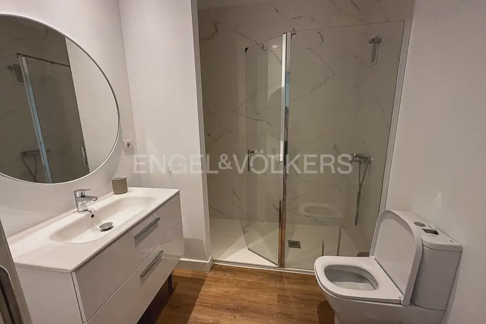 2 quarto Apartamento para arrendar em Valencia cidade com piscina garagem - 1 850 € (Ref: 9902392)