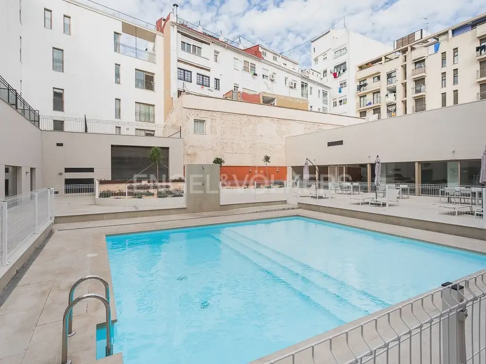 2 quarto Apartamento para arrendar em Valencia cidade com piscina garagem - 1 850 € (Ref: 9902392)