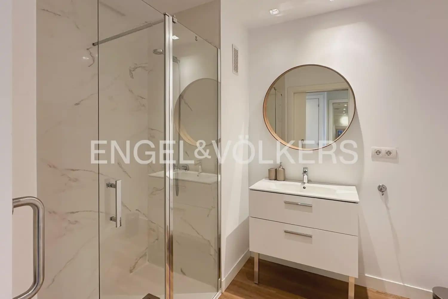 Piso de 1 habitación en València ciudad en alquiler con piscina garaje - 1.495 € (Ref: 9902393)
