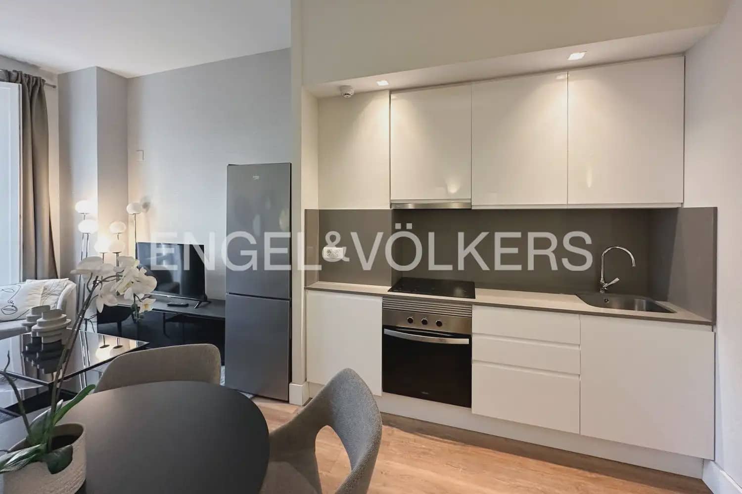 Piso de 1 habitación en València ciudad en alquiler con piscina garaje - 1.495 € (Ref: 9902393)