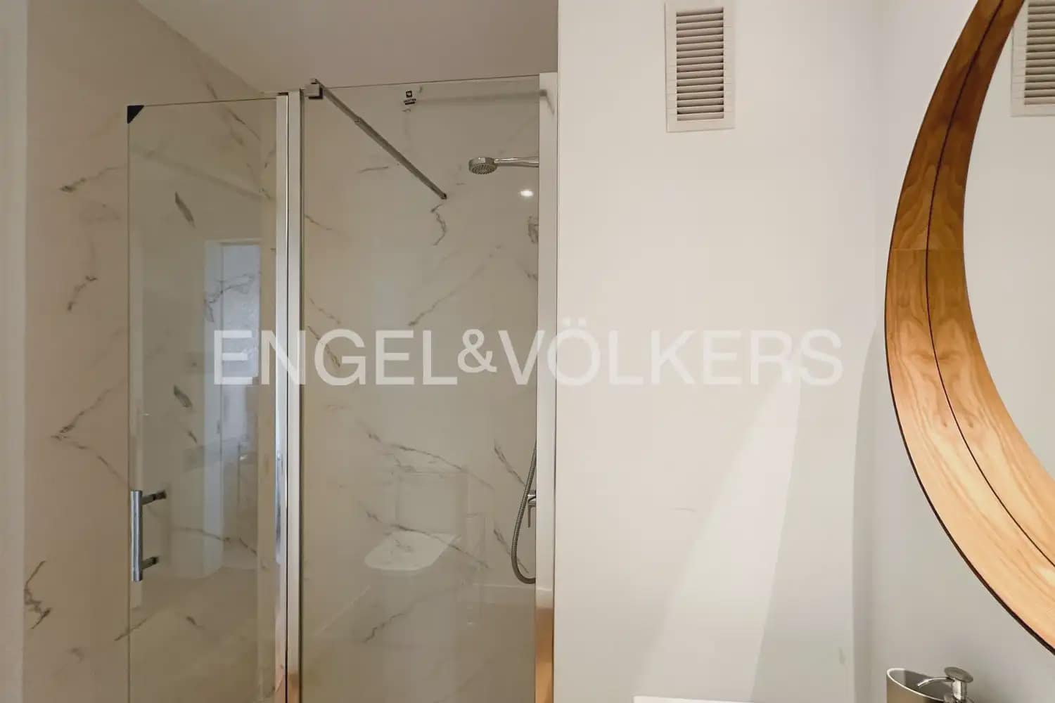Piso de 1 habitación en València ciudad en alquiler con piscina garaje - 1.495 € (Ref: 9902393)