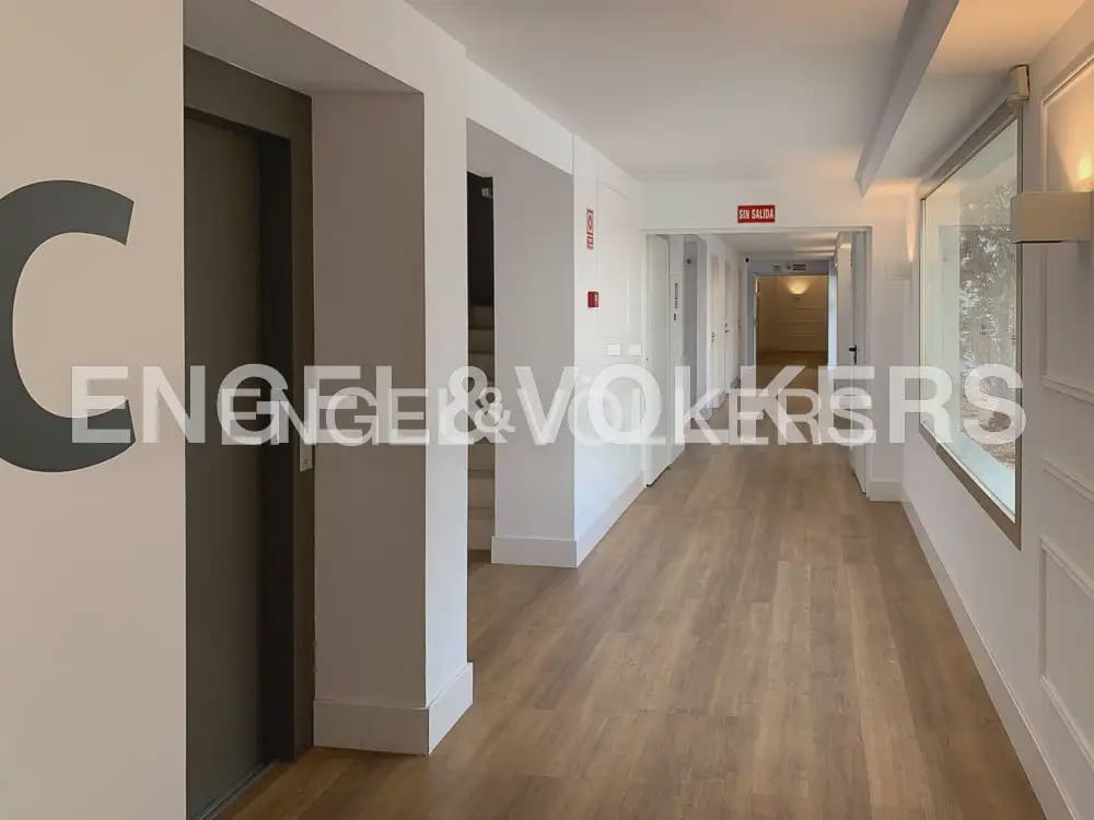 Piso de 1 habitación en València ciudad en alquiler con piscina garaje - 1.800 € (Ref: 9902394)