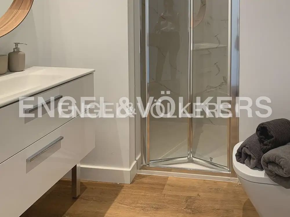 Piso de 1 habitación en València ciudad en alquiler con piscina garaje - 1.800 € (Ref: 9902394)