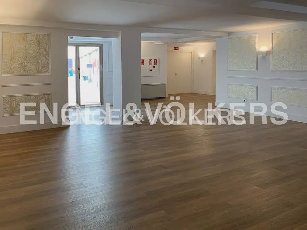 Piso de 1 habitación en València ciudad en alquiler con piscina garaje - 1.800 € (Ref: 9902394)