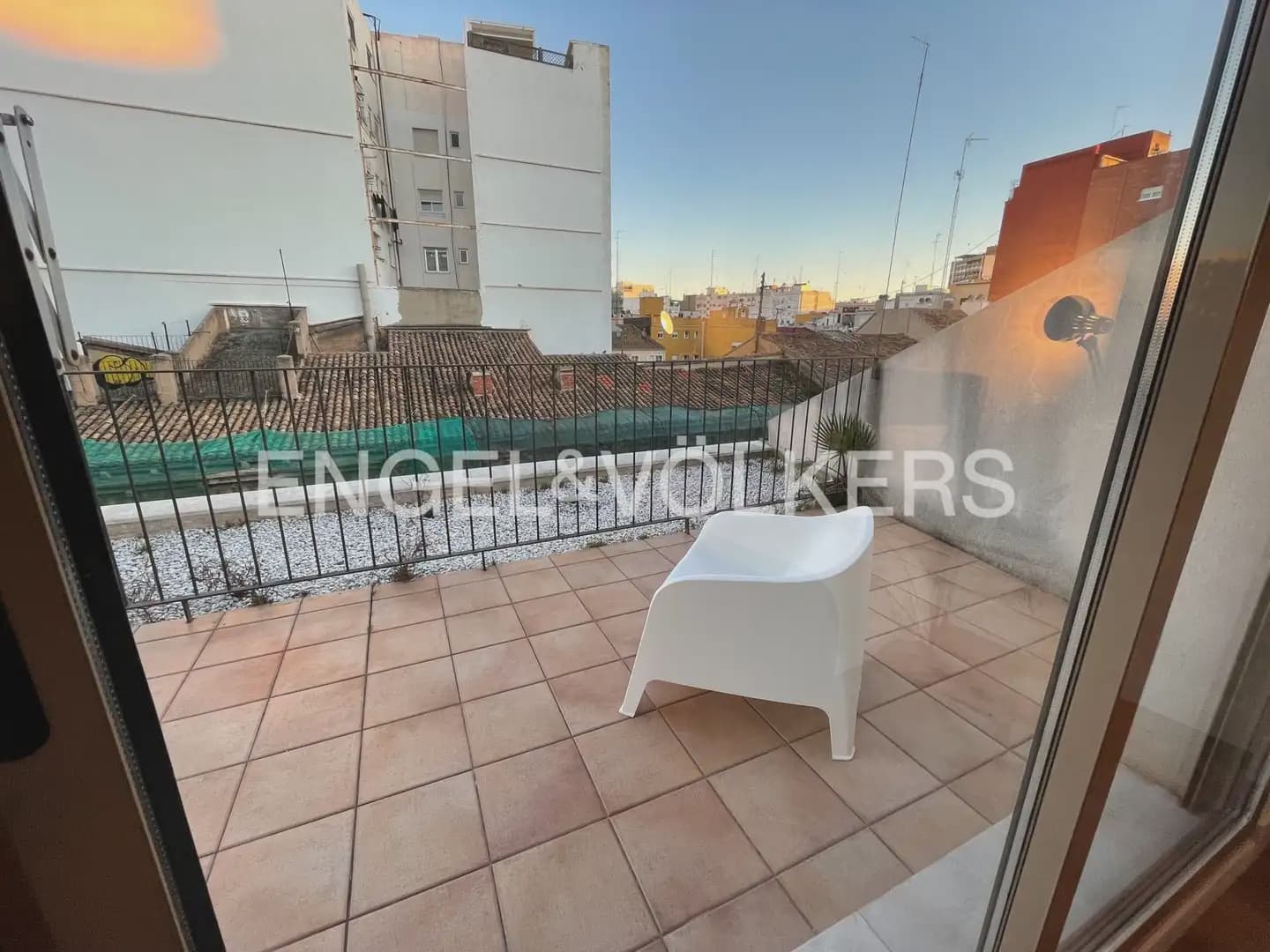 Piso de 1 habitación en València ciudad en alquiler con piscina garaje - 1.800 € (Ref: 9902394)
