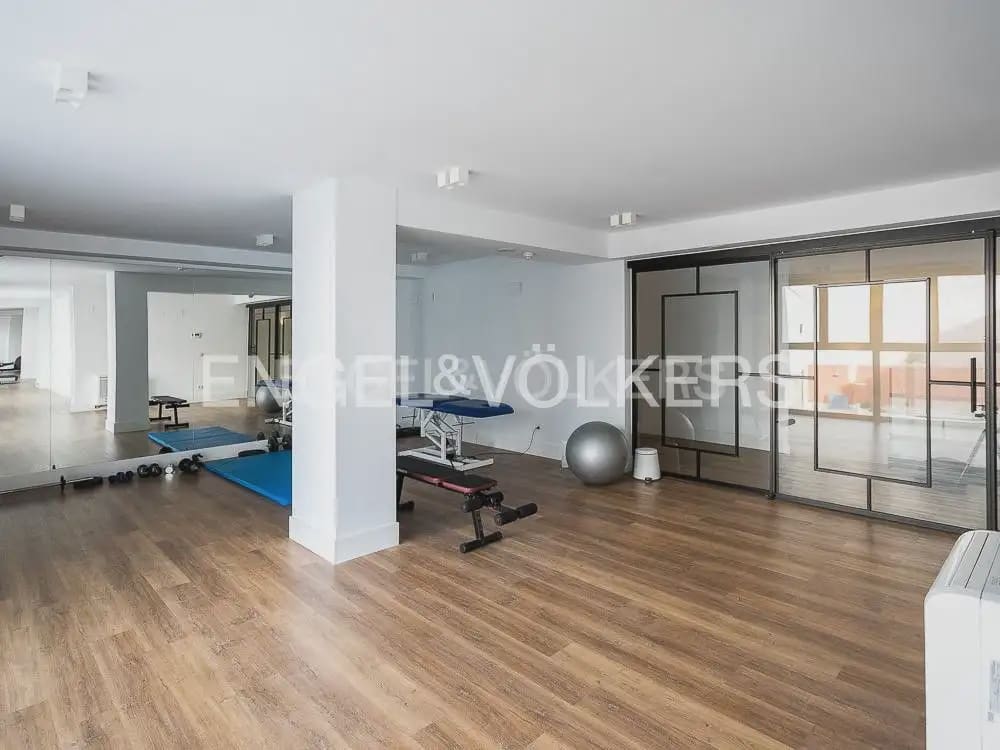 Piso de 1 habitación en València ciudad en alquiler con piscina garaje - 1.800 € (Ref: 9902394)