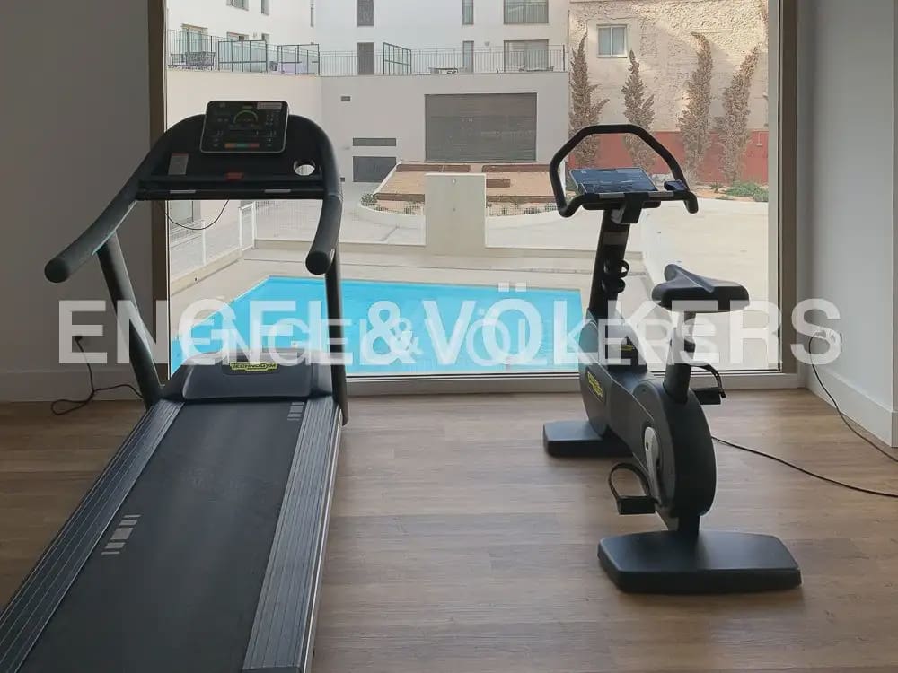 Piso de 1 habitación en València ciudad en alquiler con piscina garaje - 1.800 € (Ref: 9902394)