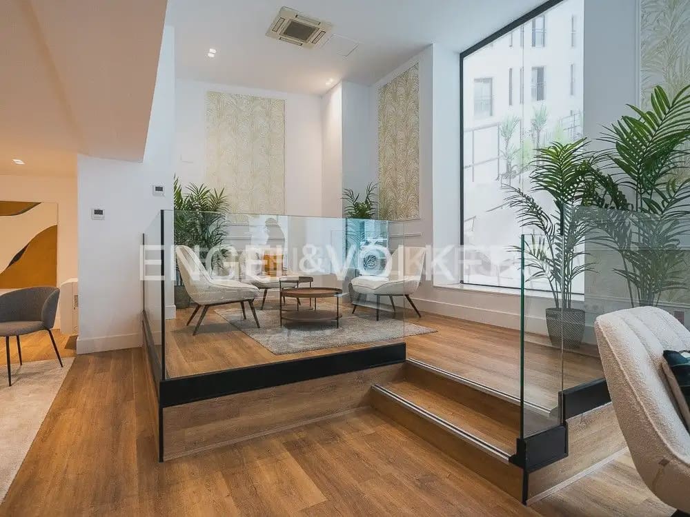 Piso de 1 habitación en València ciudad en alquiler con piscina garaje - 1.800 € (Ref: 9902394)