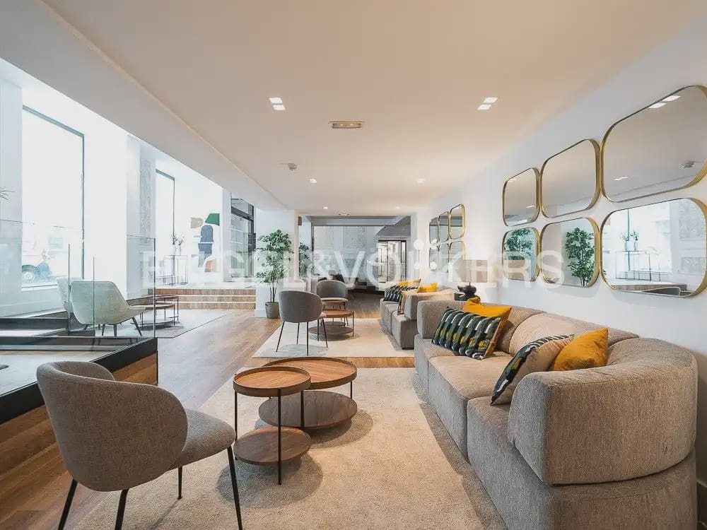 Piso de 1 habitación en València ciudad en alquiler con piscina garaje - 1.800 € (Ref: 9902394)