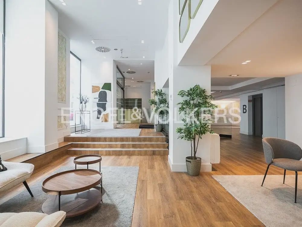 Piso de 1 habitación en València ciudad en alquiler con piscina garaje - 1.800 € (Ref: 9902394)