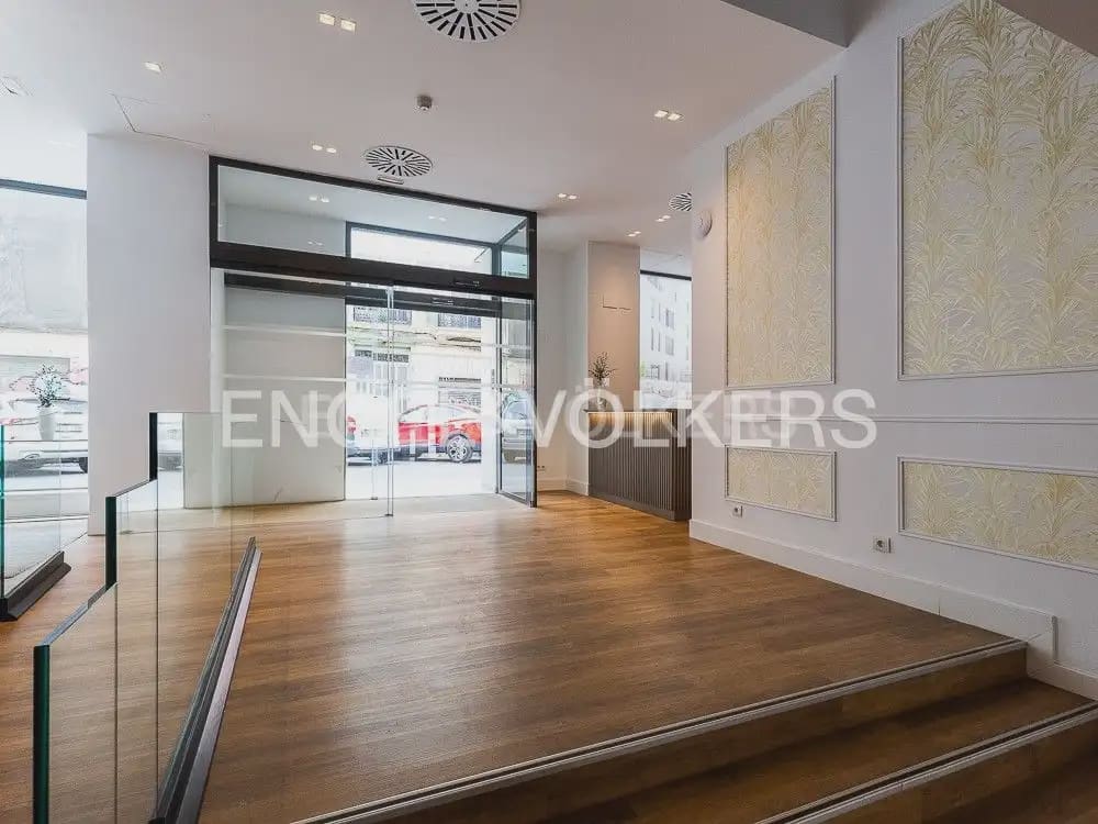 Piso de 1 habitación en València ciudad en alquiler con piscina garaje - 1.800 € (Ref: 9902394)