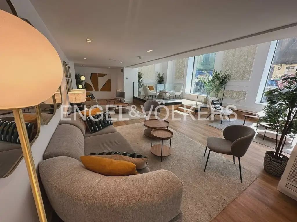 Piso de 1 habitación en València ciudad en alquiler con piscina garaje - 1.800 € (Ref: 9902394)