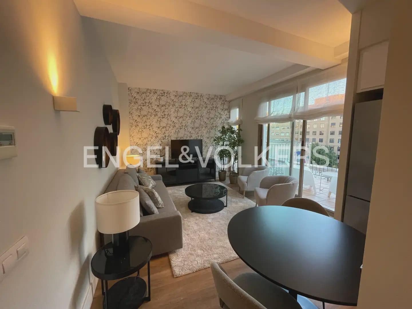 Piso de 1 habitación en València ciudad en alquiler con piscina garaje - 1.800 € (Ref: 9902394)