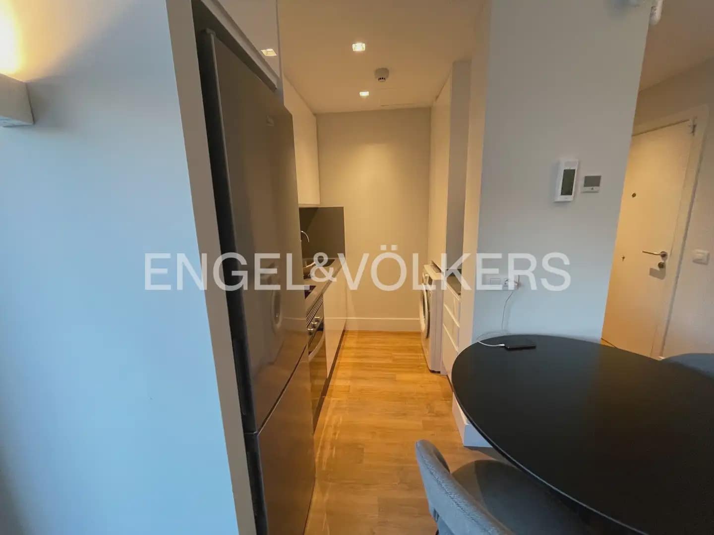 Piso de 1 habitación en València ciudad en alquiler con piscina garaje - 1.800 € (Ref: 9902394)