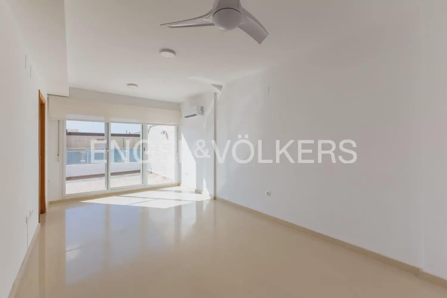 Ático de 3 habitaciones en Rafelbunyol en alquiler con piscina garaje - 1.150 € (Ref: 9902395)