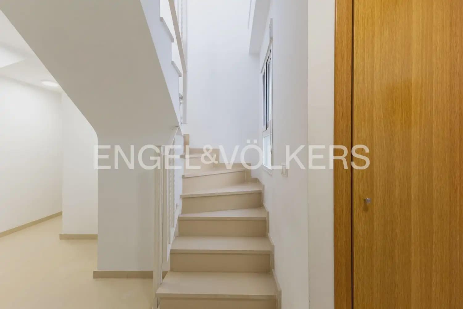 Ático de 3 habitaciones en Rafelbunyol en alquiler con piscina garaje - 1.150 € (Ref: 9902395)