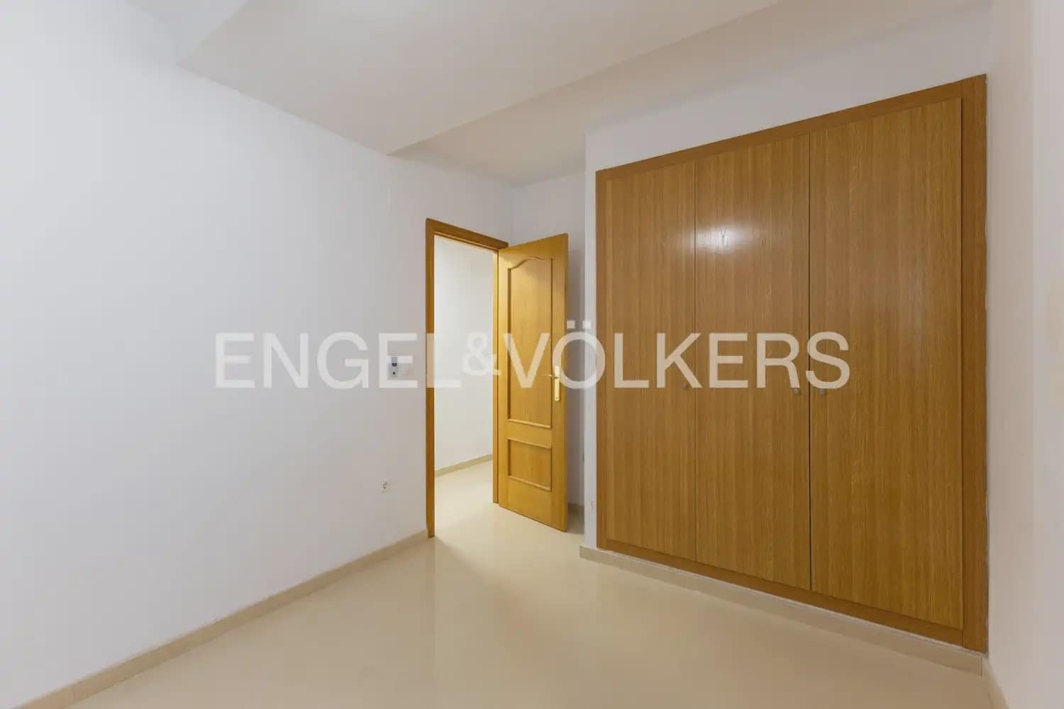 Ático de 3 habitaciones en Rafelbunyol en alquiler con piscina garaje - 1.150 € (Ref: 9902395)