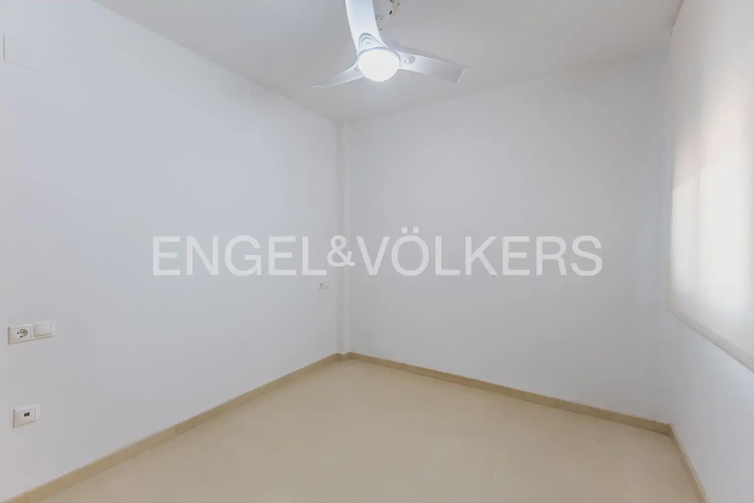 Ático de 3 habitaciones en Rafelbunyol en alquiler con piscina garaje - 1.150 € (Ref: 9902395)
