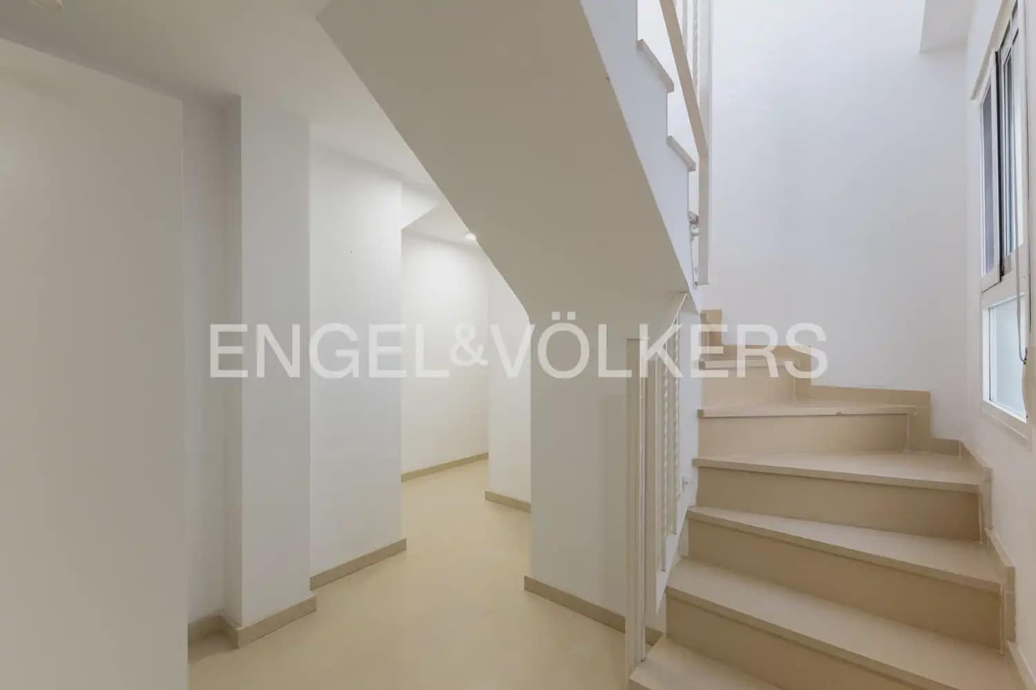Ático de 3 habitaciones en Rafelbunyol en alquiler con piscina garaje - 1.150 € (Ref: 9902395)
