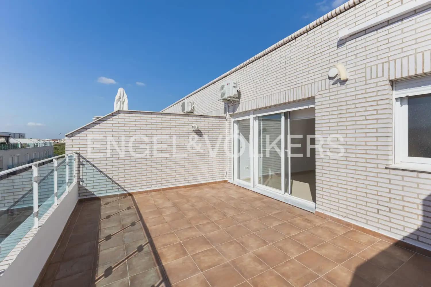 Ático de 3 habitaciones en Rafelbunyol en alquiler con piscina garaje - 1.150 € (Ref: 9902395)
