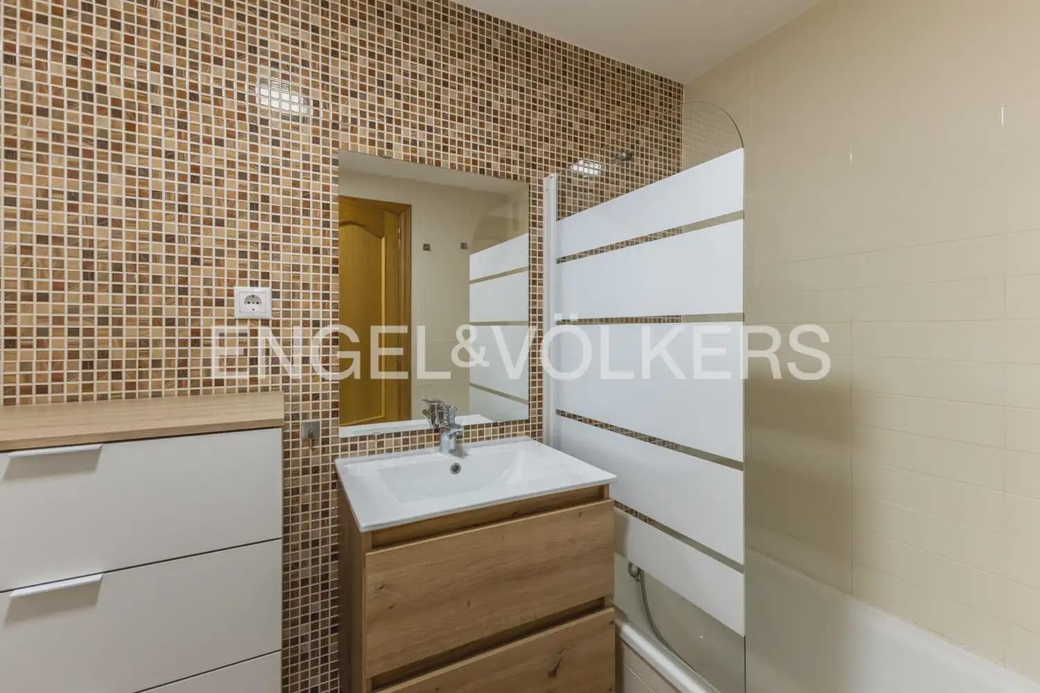 Ático de 3 habitaciones en Rafelbunyol en alquiler con piscina garaje - 1.150 € (Ref: 9902395)