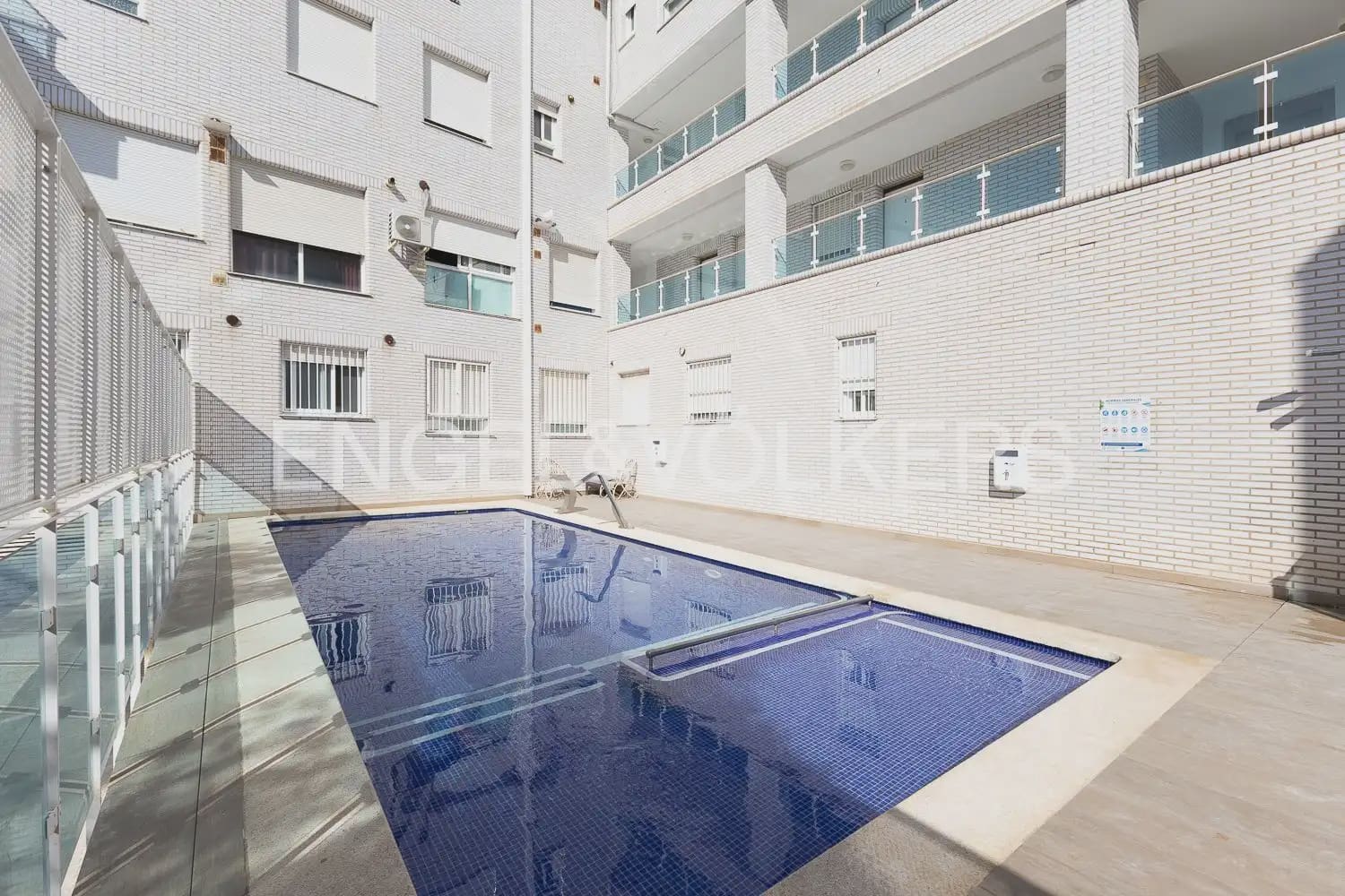 Ático de 3 habitaciones en Rafelbunyol en alquiler con piscina garaje - 1.150 € (Ref: 9902395)