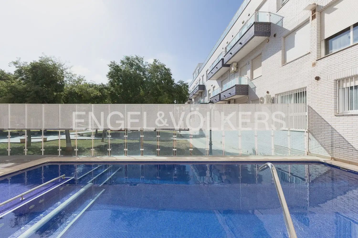 Ático de 3 habitaciones en Rafelbunyol en alquiler con piscina garaje - 1.150 € (Ref: 9902395)