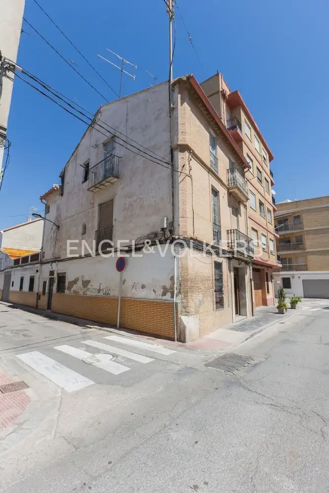 Casa de 8 habitaciones en Meliana en venta con garaje - 269.000 € (Ref: 9902396)