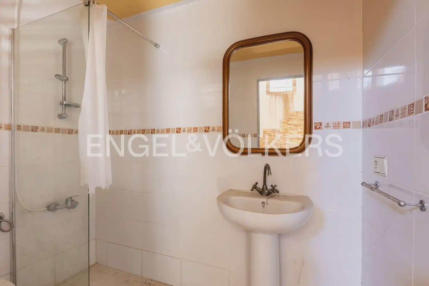 Casa de 8 habitaciones en Meliana en venta con garaje - 269.000 € (Ref: 9902396)