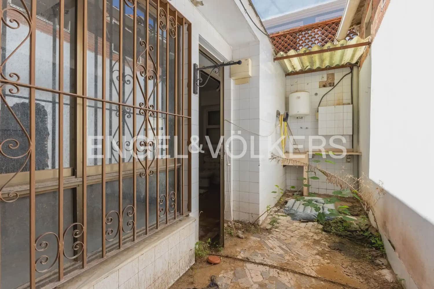 Casa de 8 habitaciones en Meliana en venta con garaje - 269.000 € (Ref: 9902396)