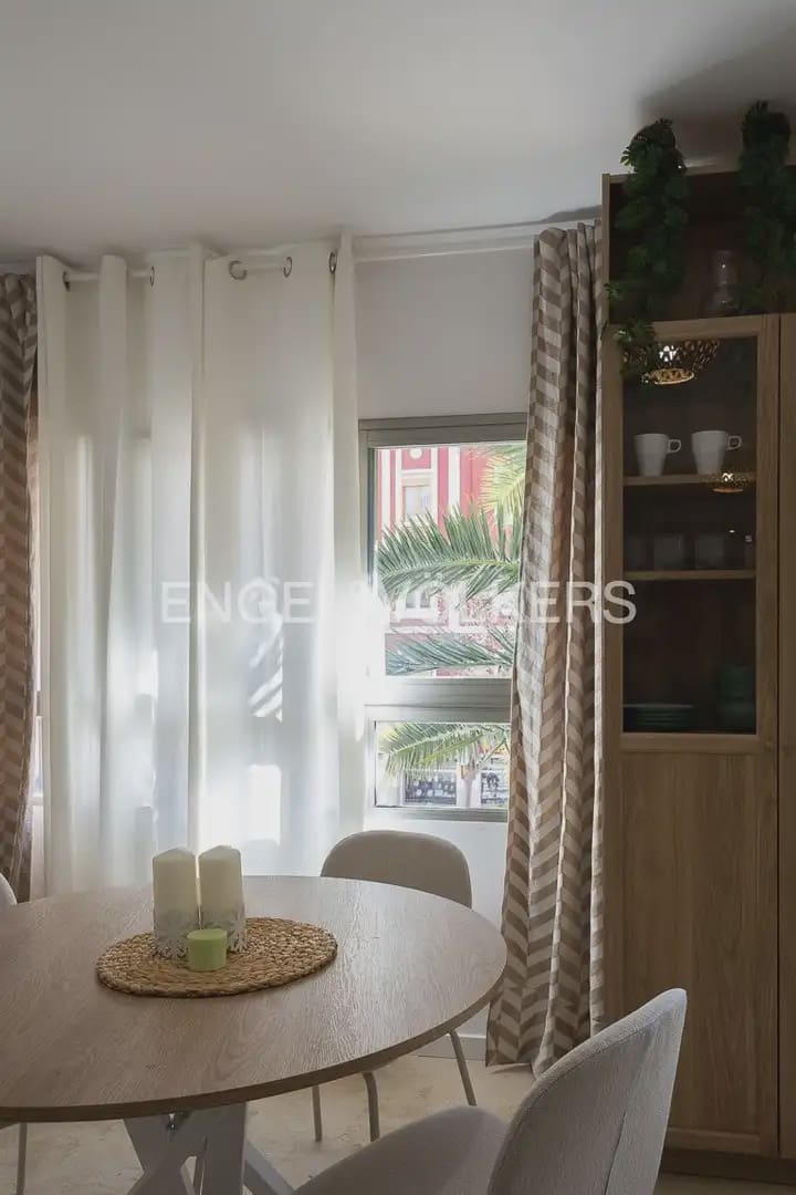 1 slaapkamer Flat te huur in Valencia stad met garage - € 1.500 (Ref: 9902585)