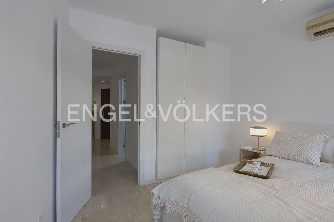 1 slaapkamer Flat te huur in Valencia stad met garage - € 1.500 (Ref: 9902585)