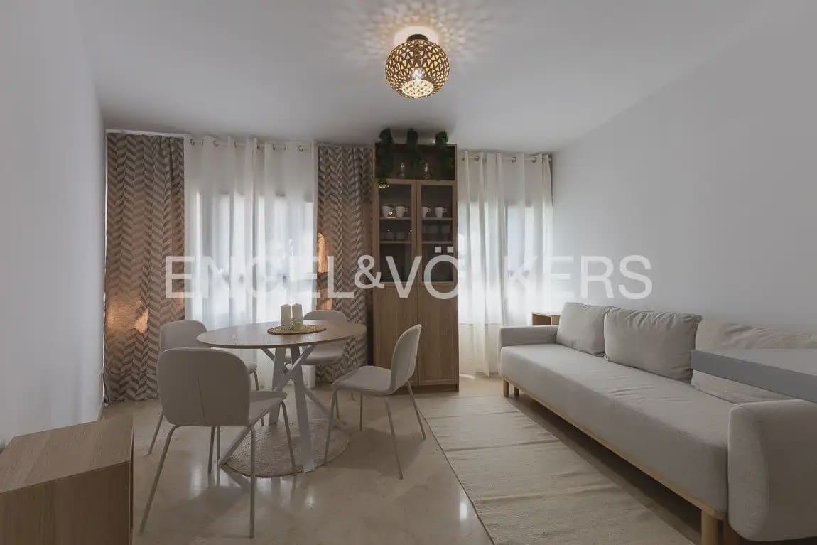 1 slaapkamer Flat te huur in Valencia stad met garage - € 1.500 (Ref: 9902585)