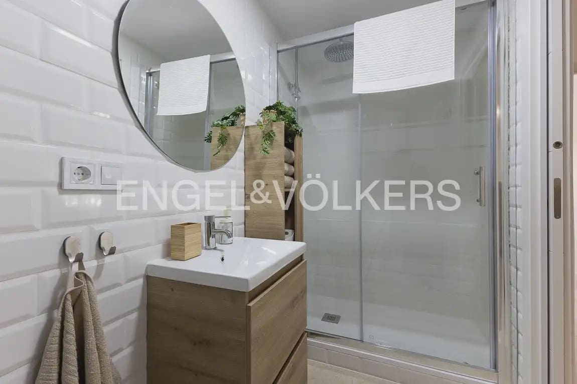 1 slaapkamer Flat te huur in Valencia stad met garage - € 1.500 (Ref: 9902585)