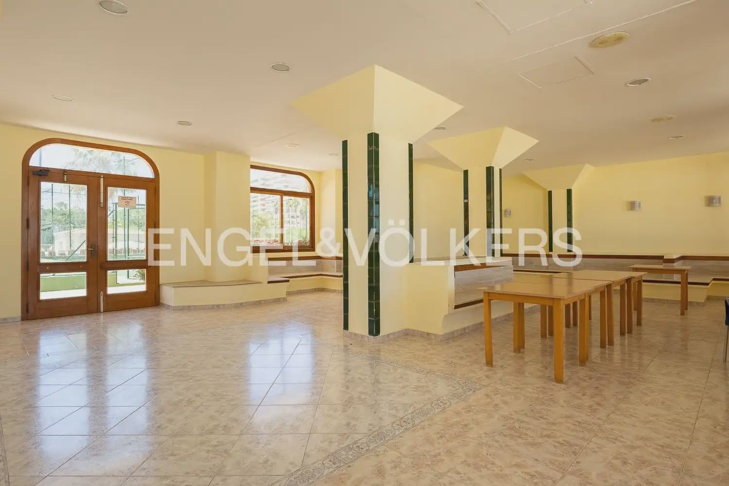 3 soveværelse Lejlighed til leje i Cullera med swimmingpool garage - € 2.300 (Ref: 9904986)
