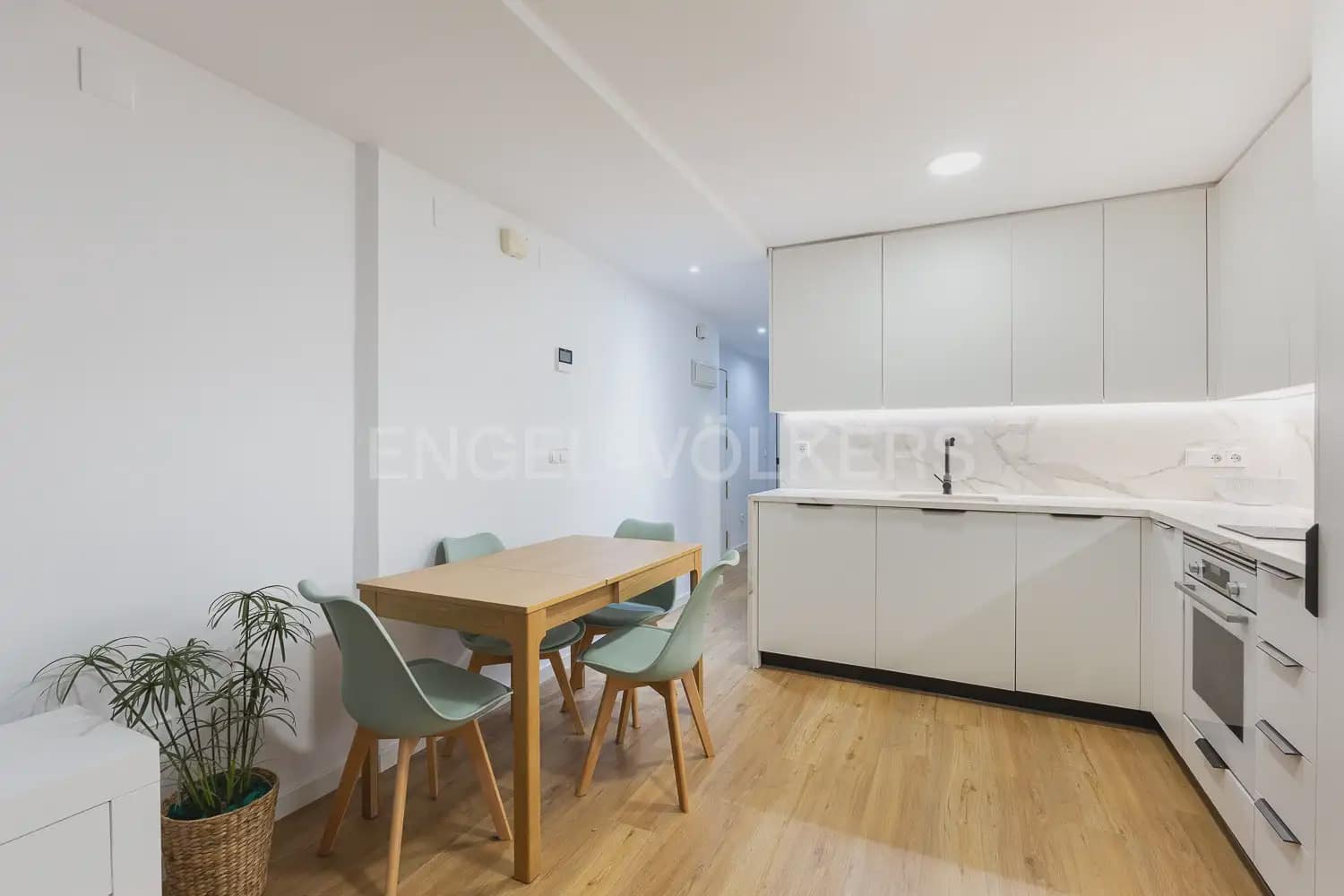 2 soveværelse Lejlighed til leje i Valencia by - € 1.600 (Ref: 9904987)