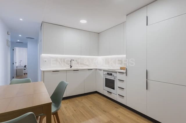 2 soveværelse Lejlighed til leje i La Seu, Valencia by - € 1.600 (Ref: 9904987)