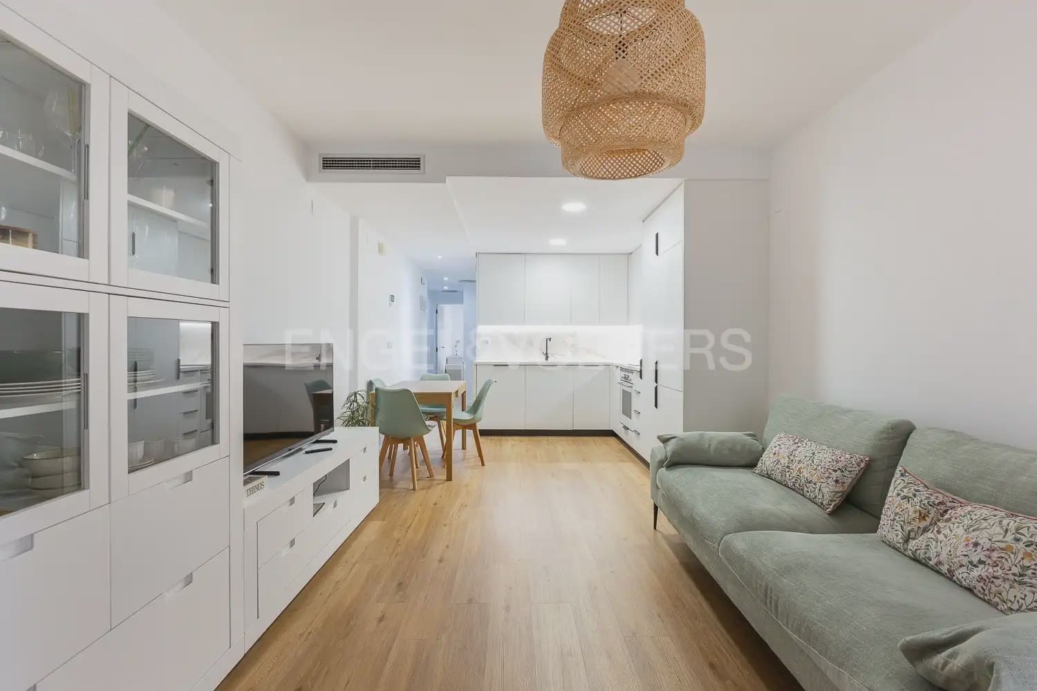 2 soveværelse Lejlighed til leje i Valencia by - € 1.600 (Ref: 9904987)